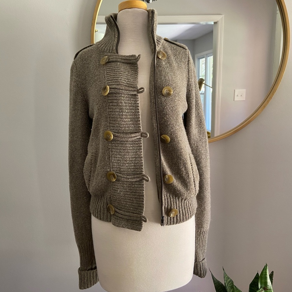 AEO Sweater with pockets
